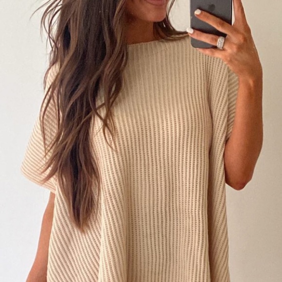 Oversized Short Sleeve - Picture 2 of 5